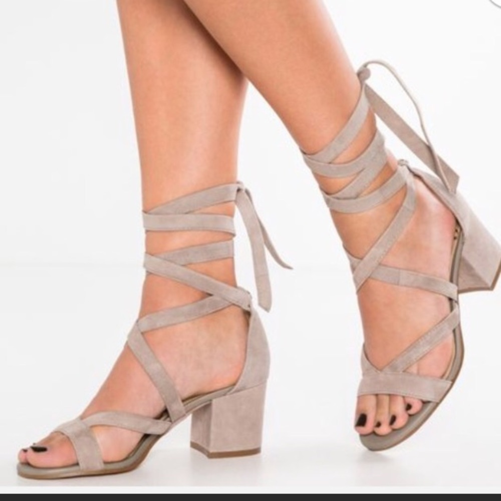 Sam Edelman Sheri Heel in Putty Suede